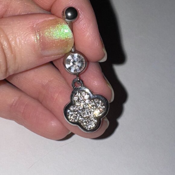 Flower Design Dangle Belly Ring - Picture 2 of 9